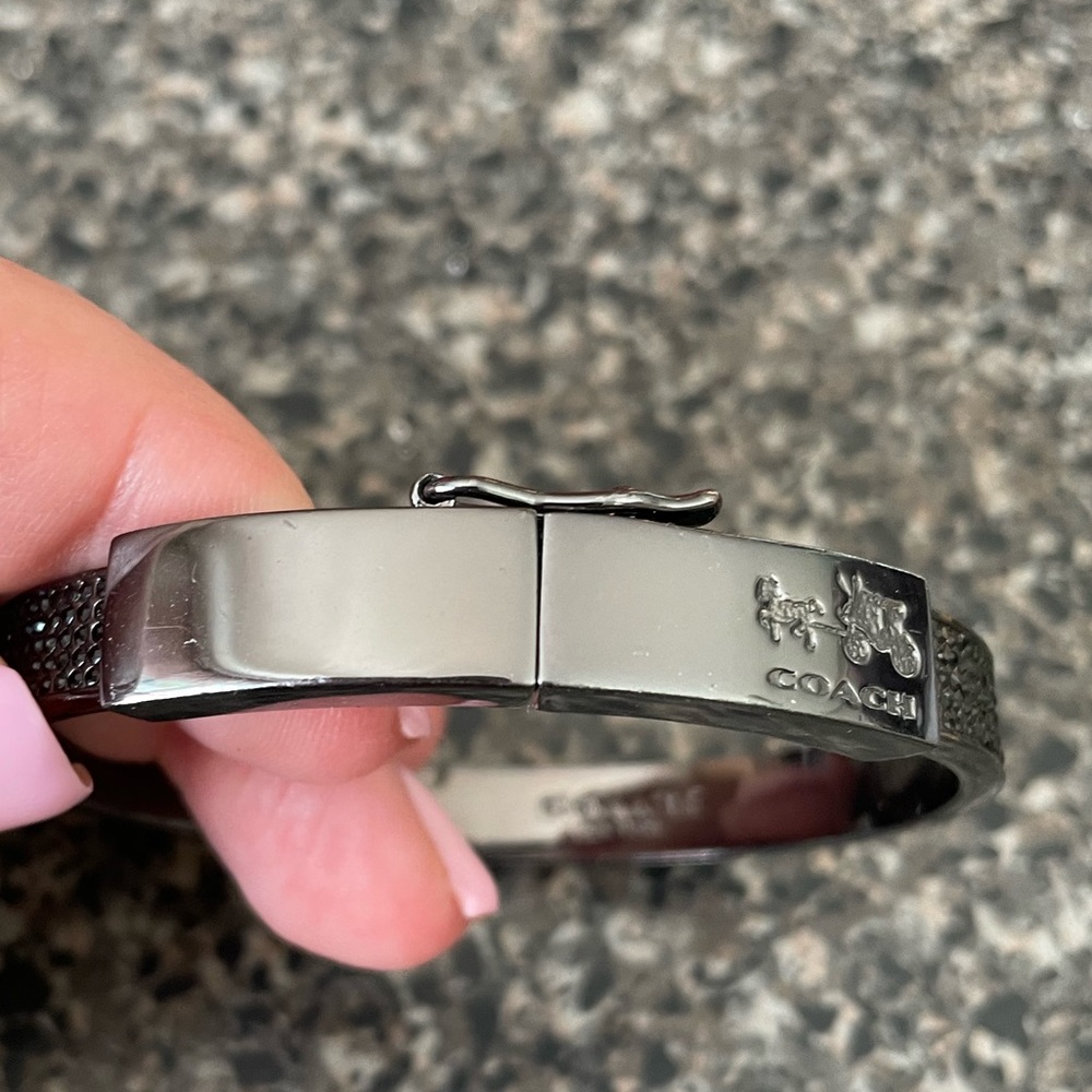 NWOT Beautiful Coach gray bracelet with black crystals very Chic..!